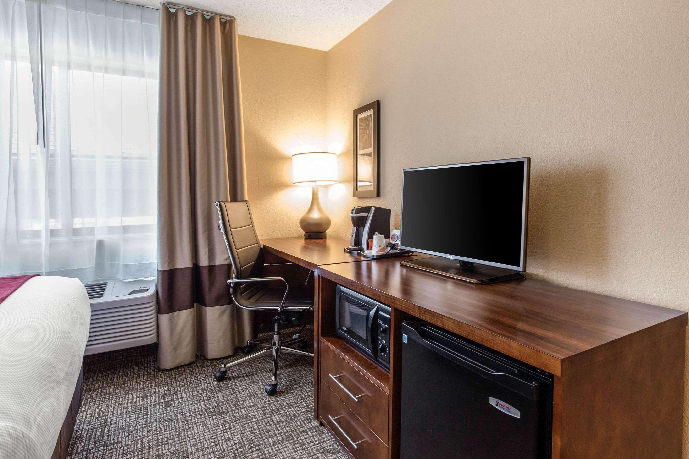 Comfort Inn La Porte Екстер'єр фото